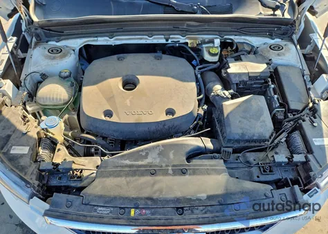 2022 Volvo Xc40 T5 Momentum from USA, damaged, VIN YV4162UK4N2790714